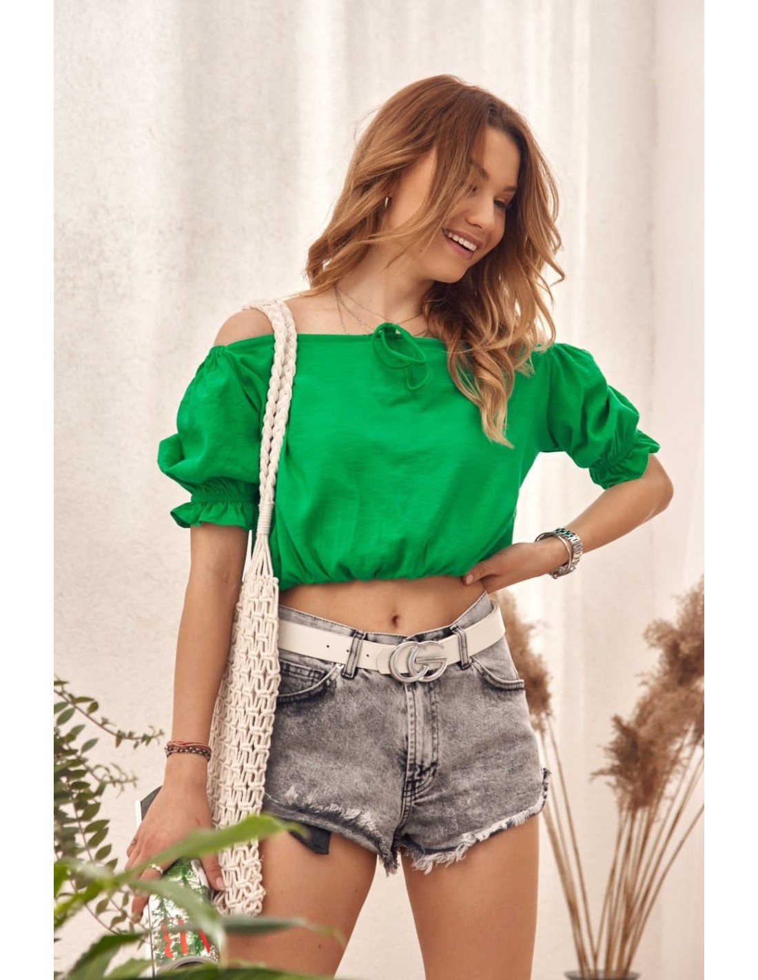 Short blouse with a ruffled neckline, green MP29435 - Online store - Boutique